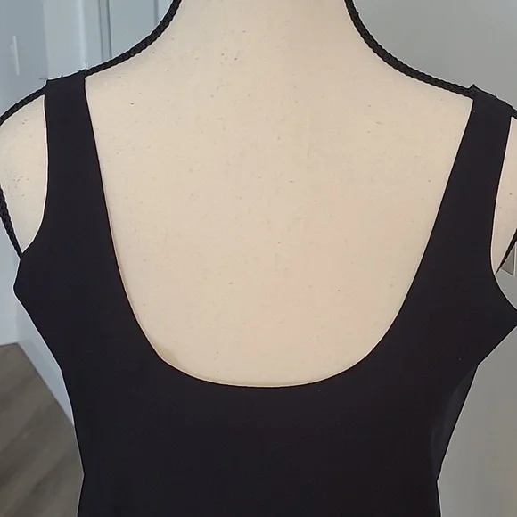 Organic Basics Size L Black Invisible Tank Top - Picture 3 of 5